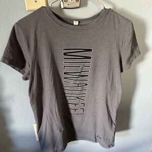 Milwaukee, 414 Under Armour fitted short sleeve T-shirt, size small women's